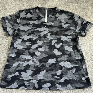 Lululemon Black Camouflage Relaxed Fit Tee, Size 12